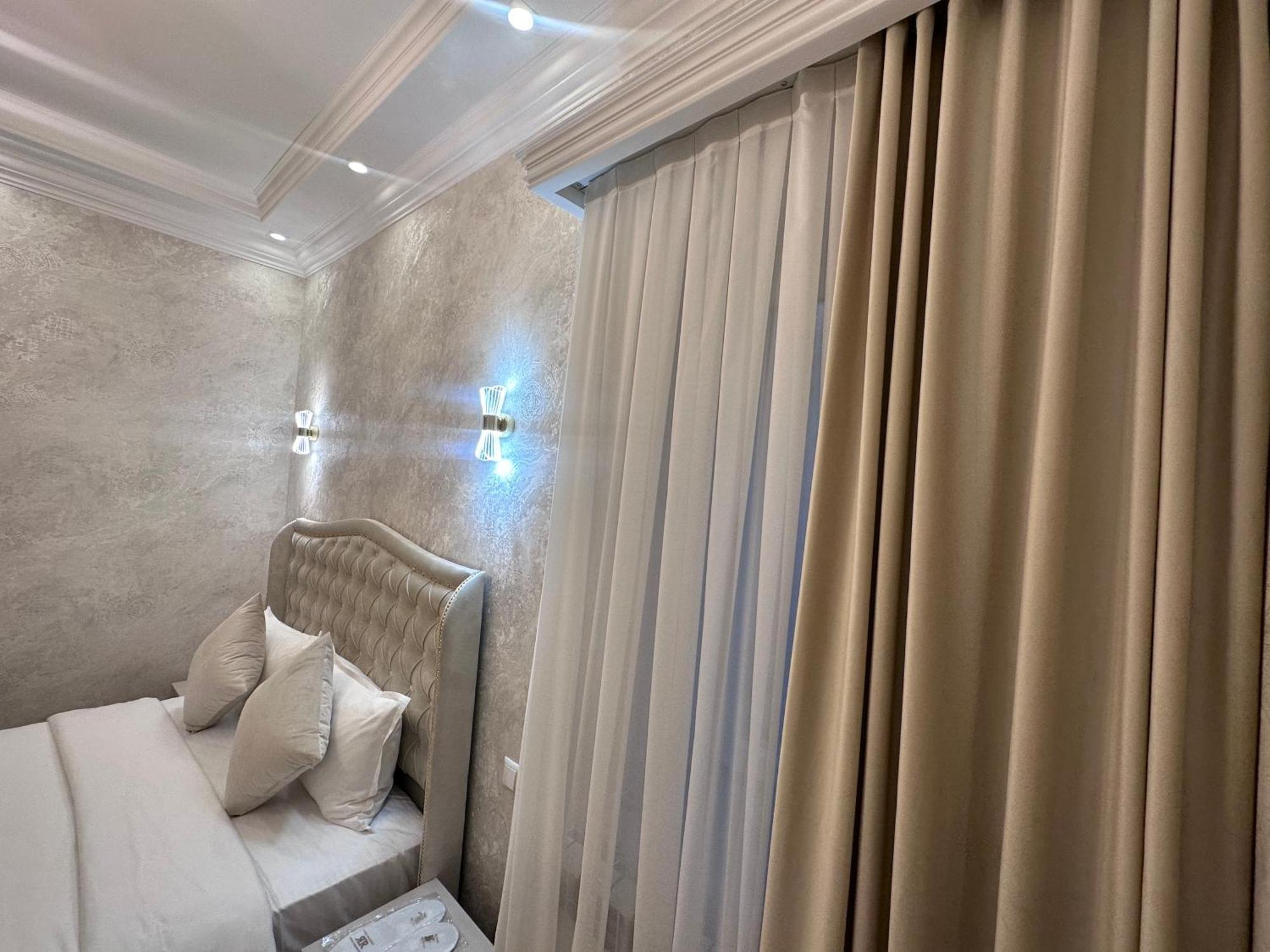 Royal Renaysance Hotel เยเรวาน ภายนอก รูปภาพ
